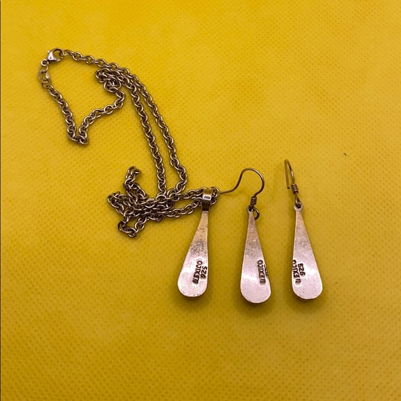 Vintage Sterling silver erring and Necklace - Picture 3 of 9